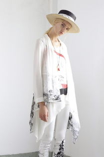 紫馨源庫(kù)存品牌服裝,深圳庫(kù)存折扣女裝,尾貨折扣服裝批發(fā)